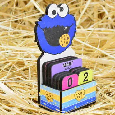 Cute Animals Themed Wooden Table Calendar - 3